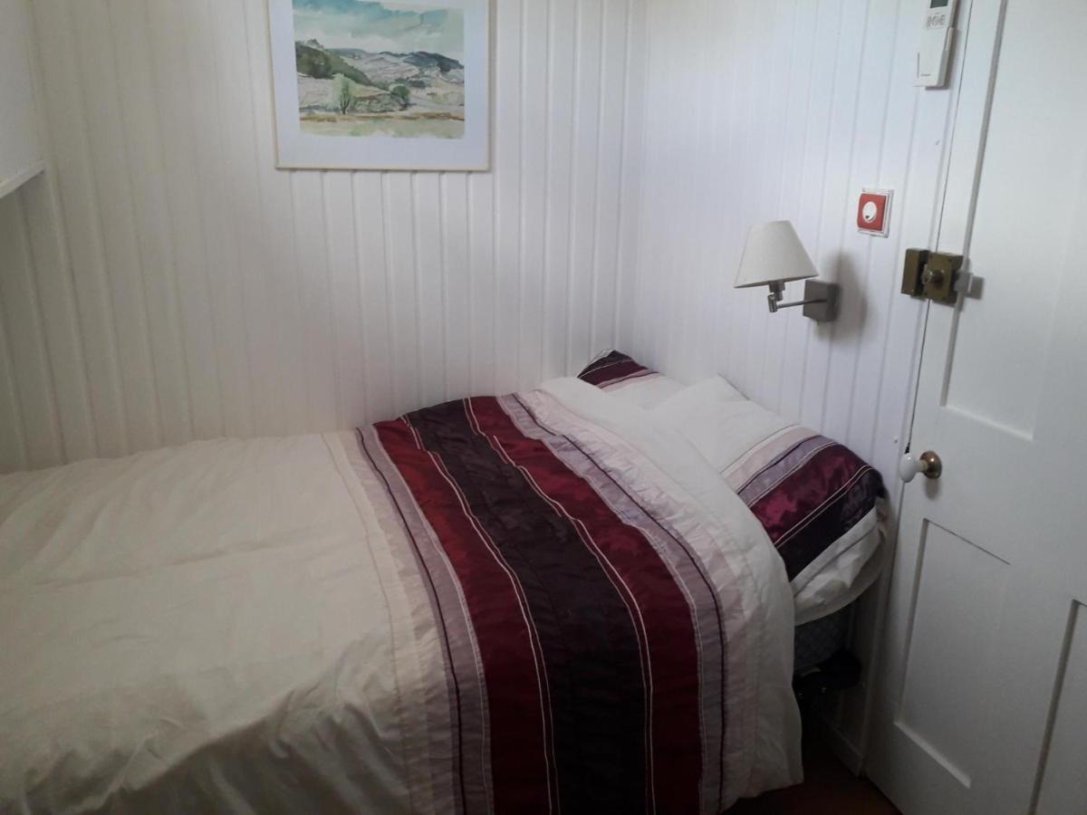 Peniche Caroline Bed & Breakfast Capestang Exterior foto